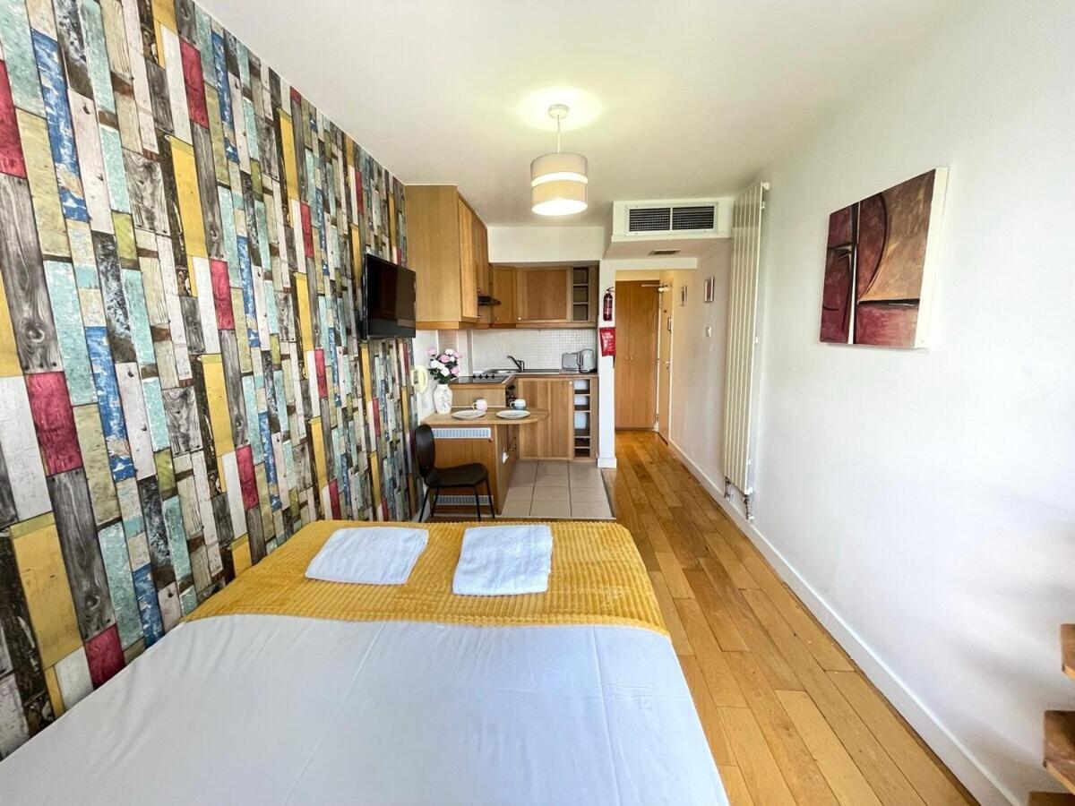 Portobello Road Artistic Studios 'Budget' London Zimmer foto